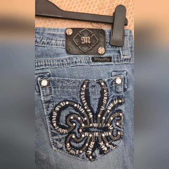 Miss Me Boot Cut Women’s Jeans 30x33 Low Rise Distressed Bling Sequins - Picture 2 of 16